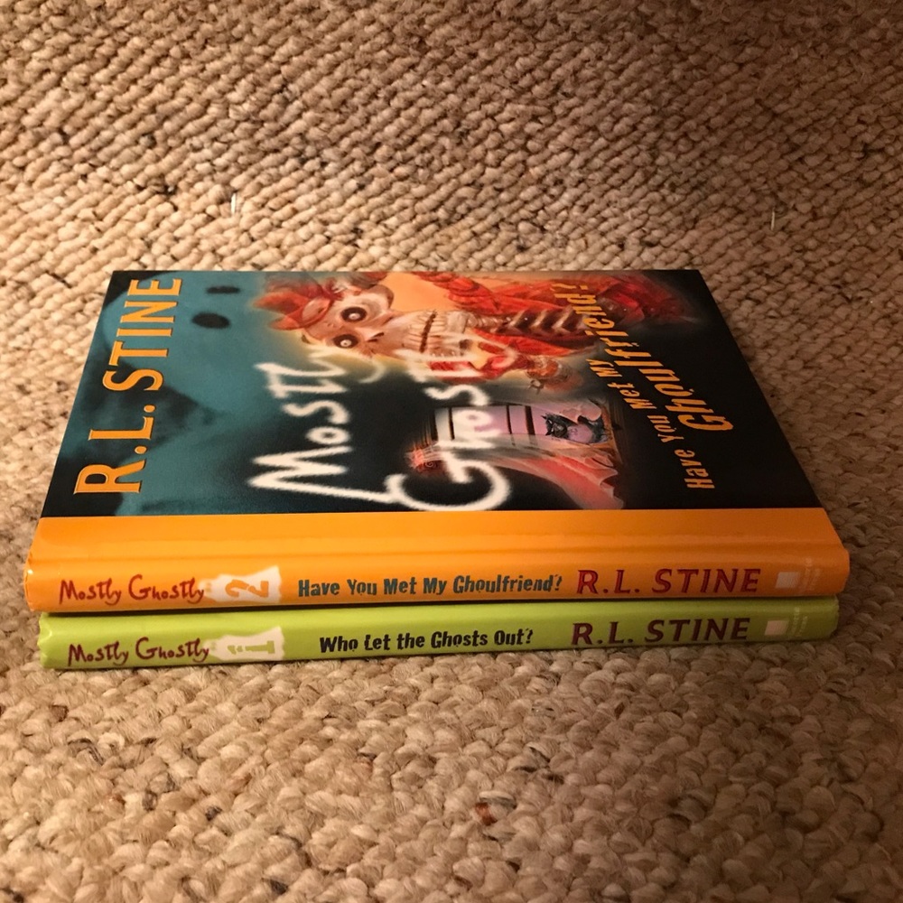 Books(Hardback): Most Ghostly by R.L. Stine